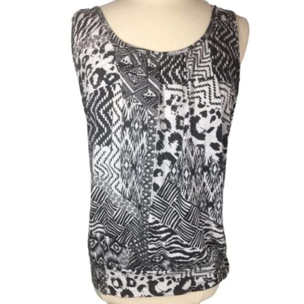EYESHADOW Women's 3X Black White Print Pullover Tank Top Criss Cross Back - Picture 2 of 9